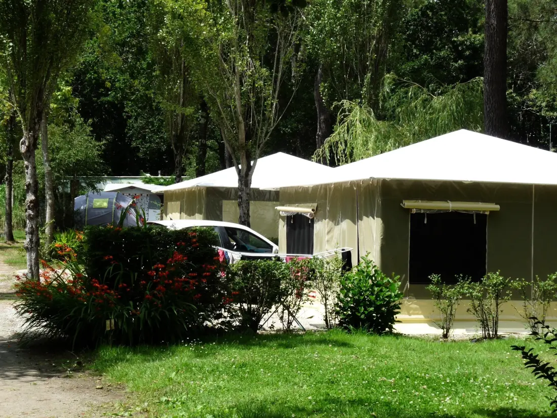 Camping Le Saint Laurent (piscine d'avril à septembre)  3 étoiles★★★