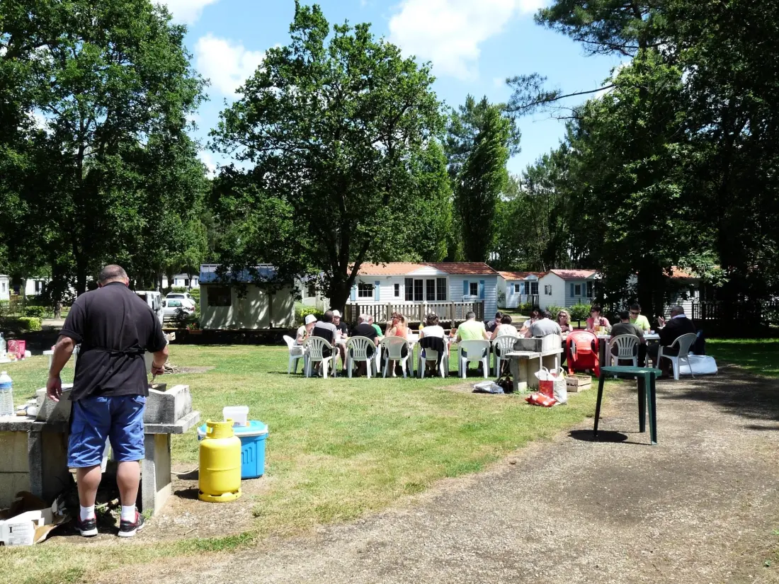 Camping Le Saint Laurent (piscine d'avril à septembre)  3 étoiles★★★