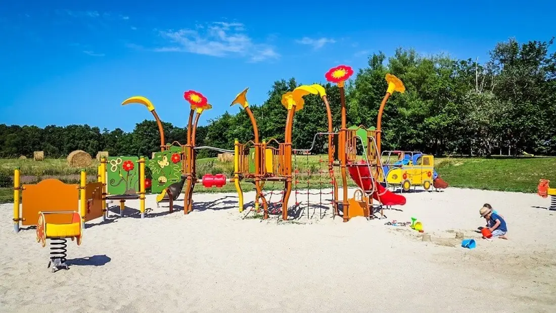 Camping maeva Respire Domaine de Mesqueau 4 Sterren★★★★