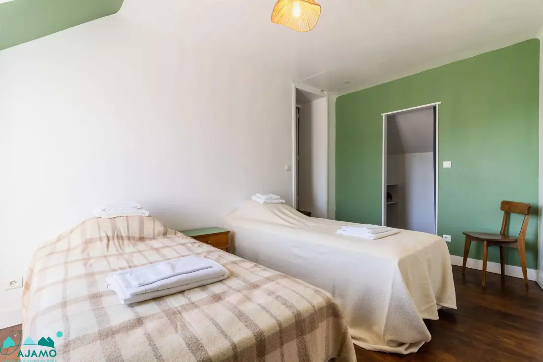 Residence 215-plural