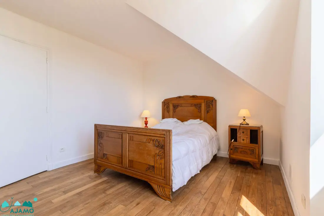 Residence 215-plural