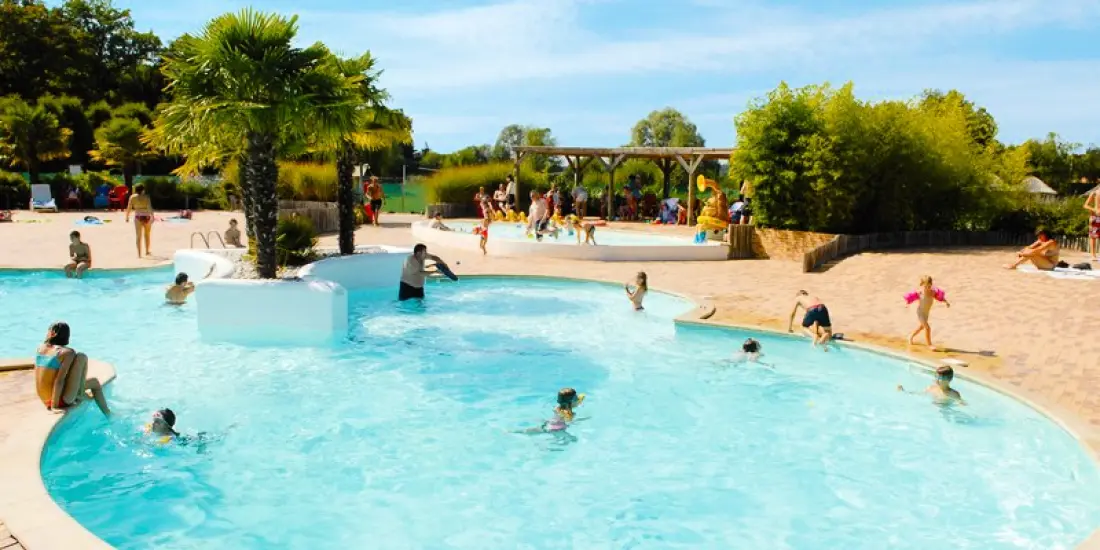 Camping Les Bois du Bardelet5 Sterren★★★★★