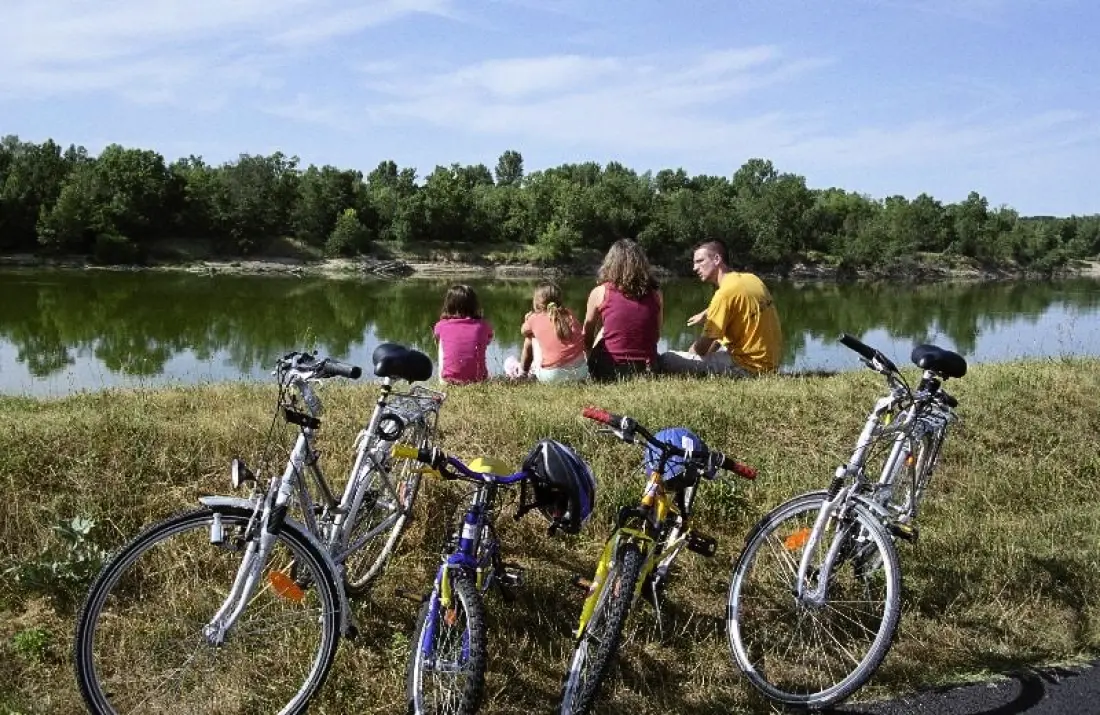 Castel Camping Les Bois du Bardelet 5 étoiles★★★★★