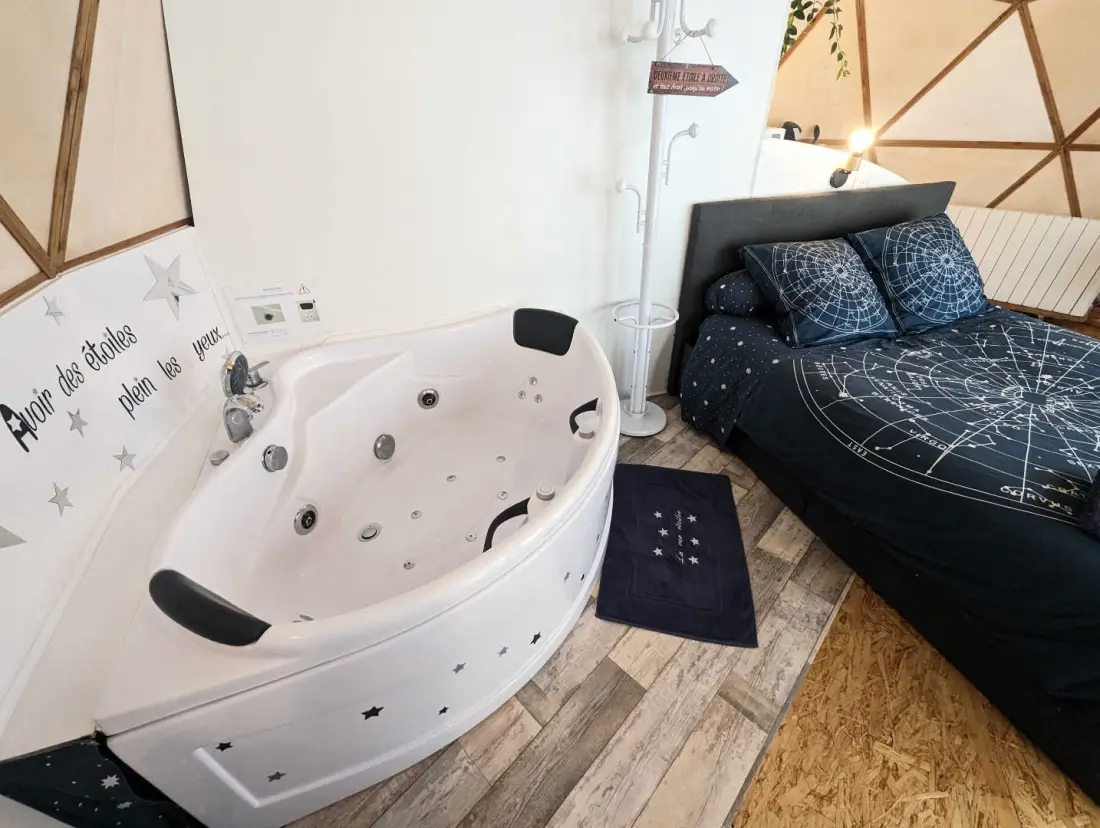 Gîte de France Dome "la vue éoilée" mit Frühstück