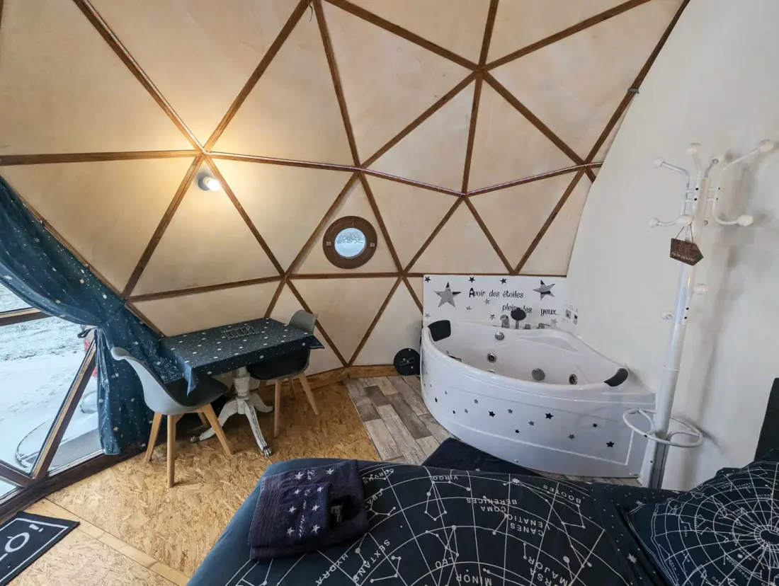 Gîte de France Dome "la vue éoilée" mit Frühstück