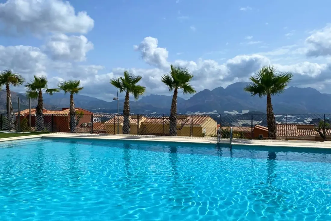 Charm, Comfort and Swimming Pool in the Sun Polop!