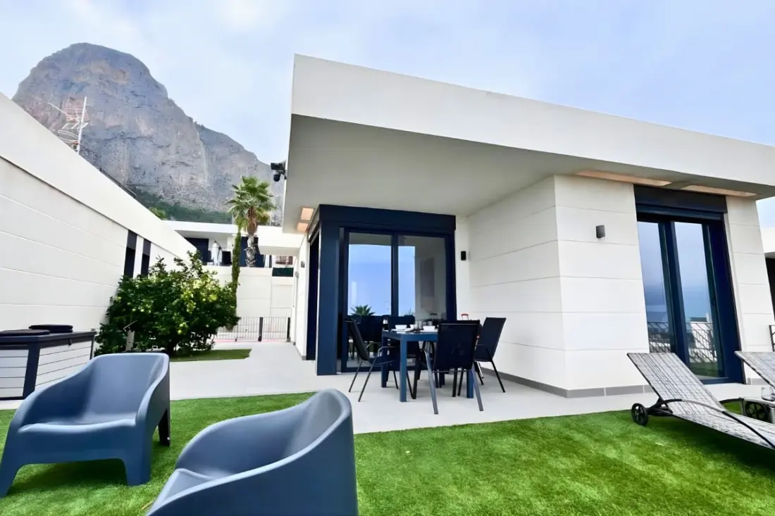Charm, Comfort and Swimming Pool in the Sun Polop!