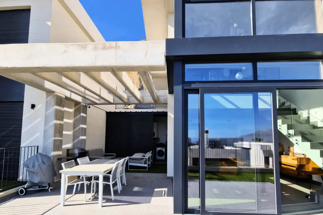Villa Solymar a Polop Hillsben: Luxury és Comfort!
