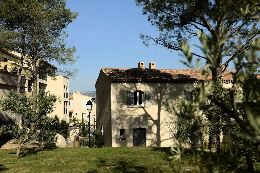A Coteaux de Pont Royal Provence-ban - maeva Home