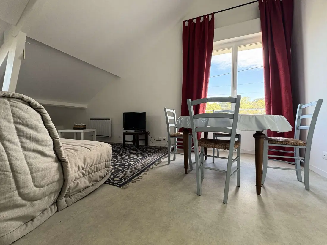 Residence Gue-81-pornó