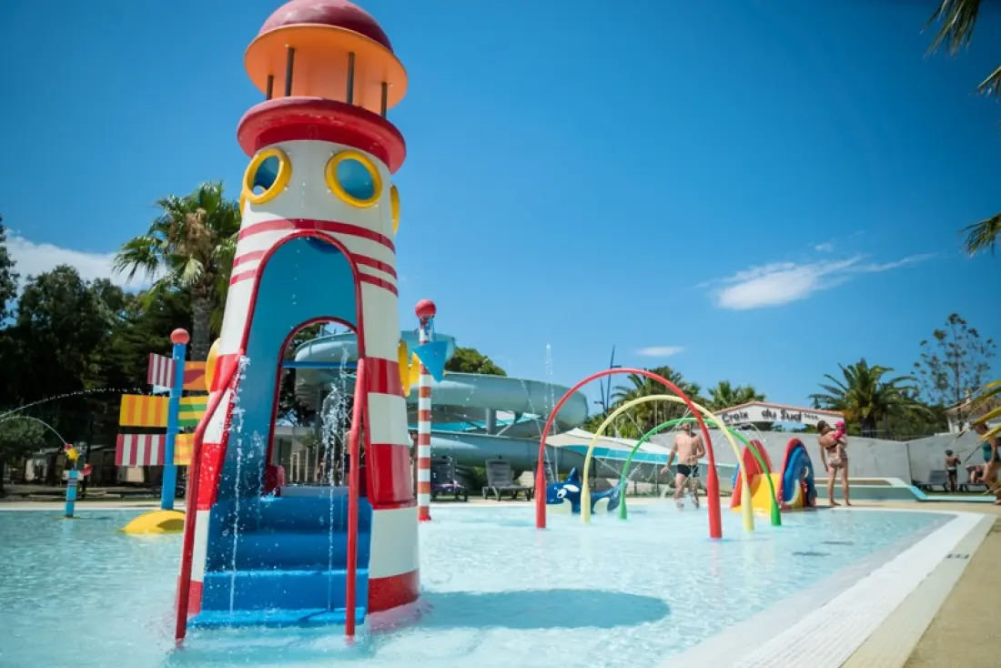 Camping Paradis Nai'a Village 4 Sterren★★★★