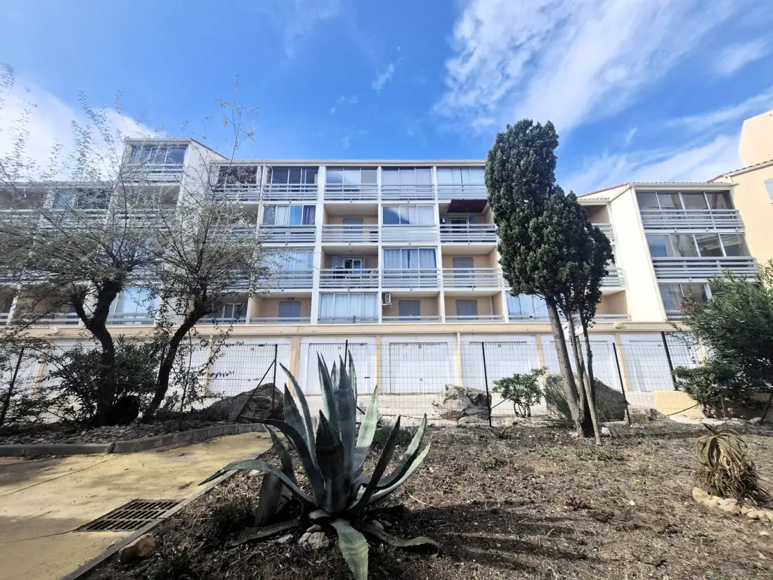 Le Carlton Residence