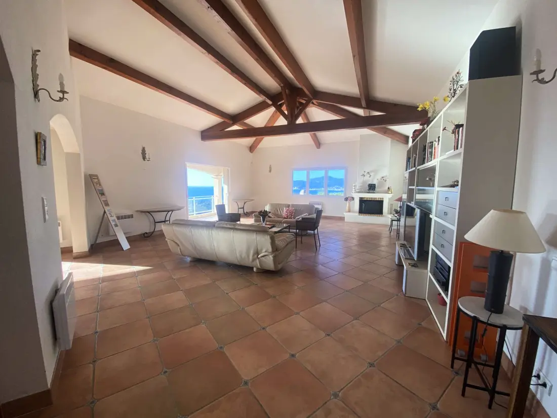 Alzone Residence