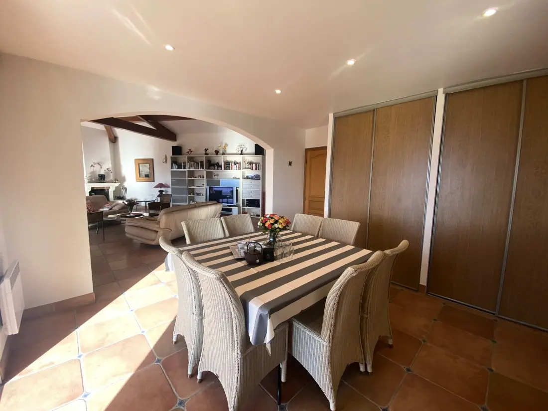 Alzone Residence