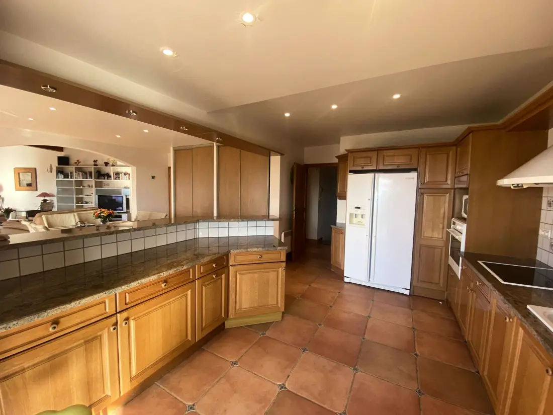 Alzone Residence