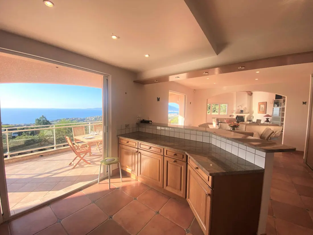 Alzone Residence