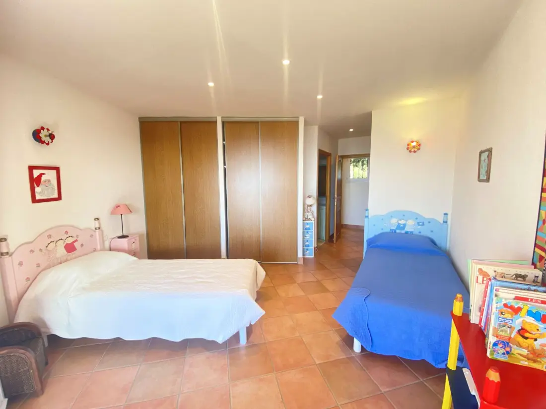 Alzone Residence