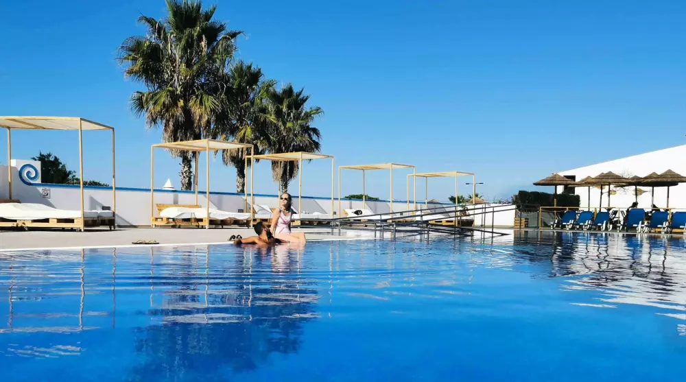 COSTA VIZIR BEACH VILLAGE