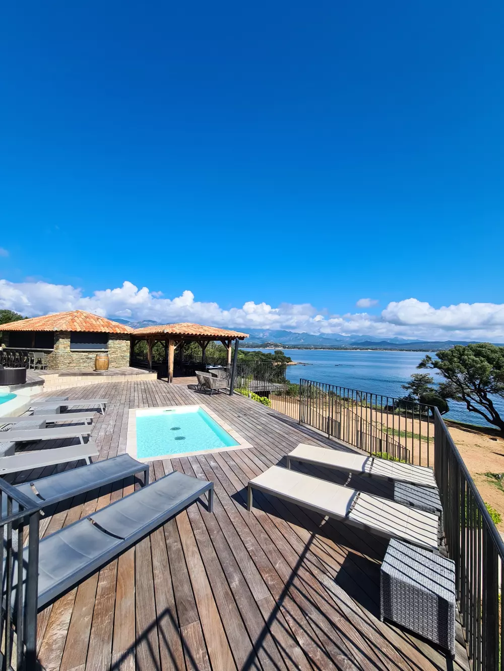 U Paviddonu Residenz