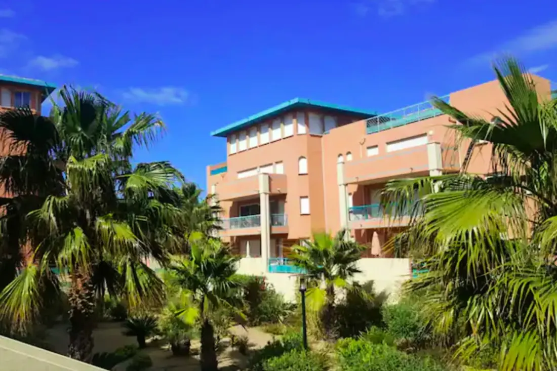 46m2 Terrace - Residence With Swimming medencével