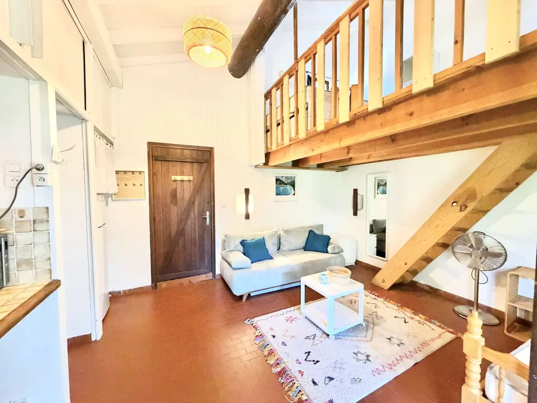 Ham Residence. Pietragione-ból