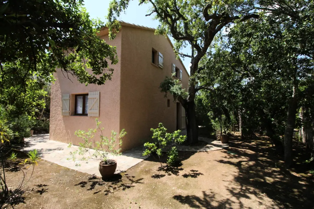 Ham Residence. Pietragione-ból