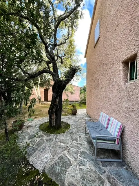 Ham Residence. Pietragione-ból