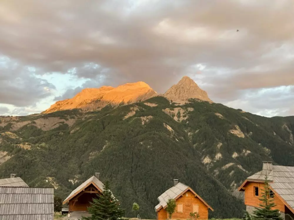 Chalets De Praroustan