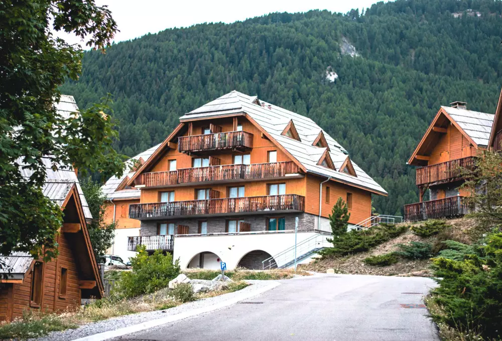 Les Chalets De Praroustan