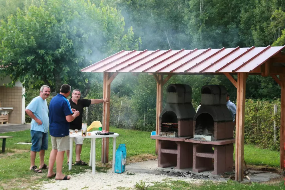 Domaine du Lac de Neguenu2 Sterne★★