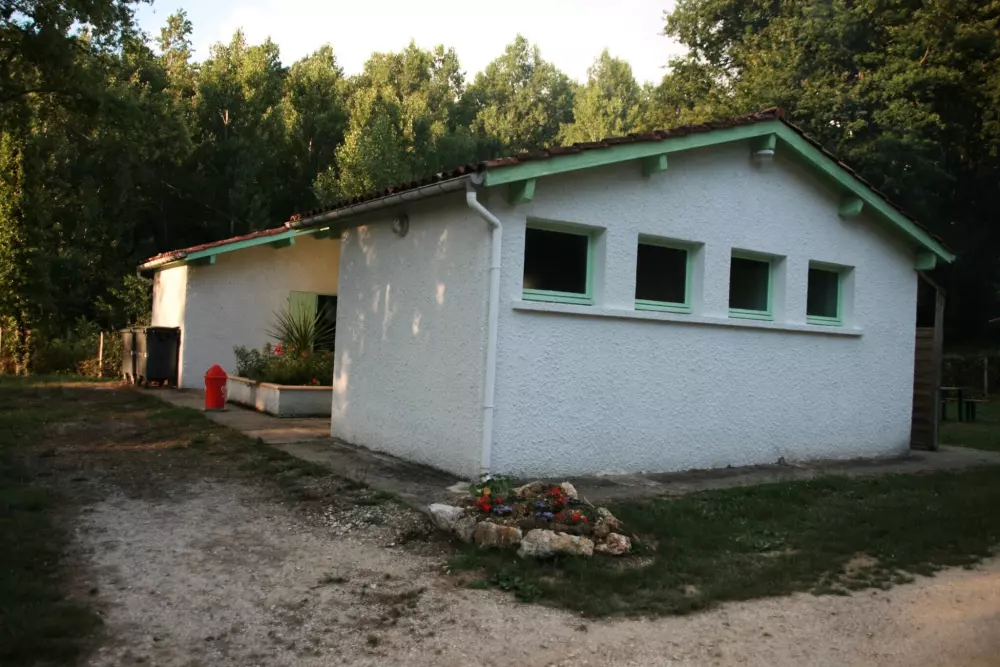 Domaine du Lac de Neguenu2 Sterne★★