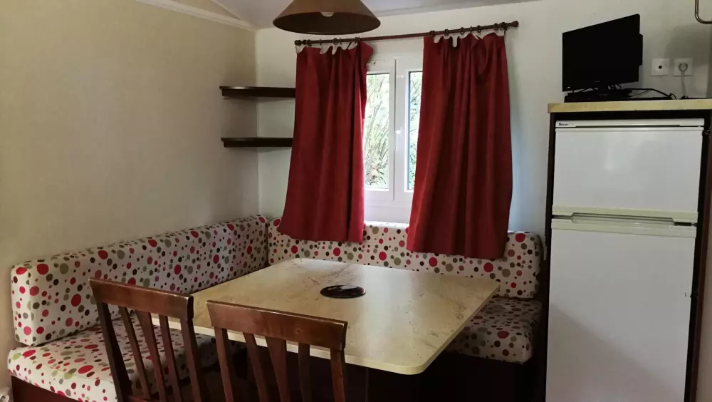 Domaine du Lac de Neguenu2 Sterne★★