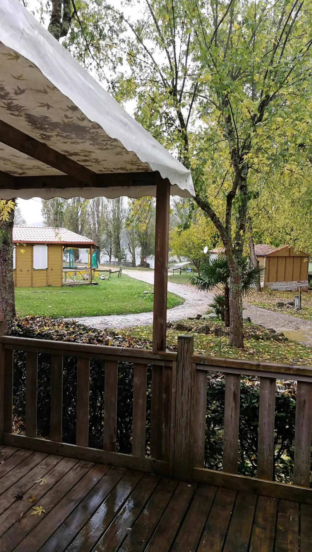 Domaine du Lac de Neguenu2 Sterne★★