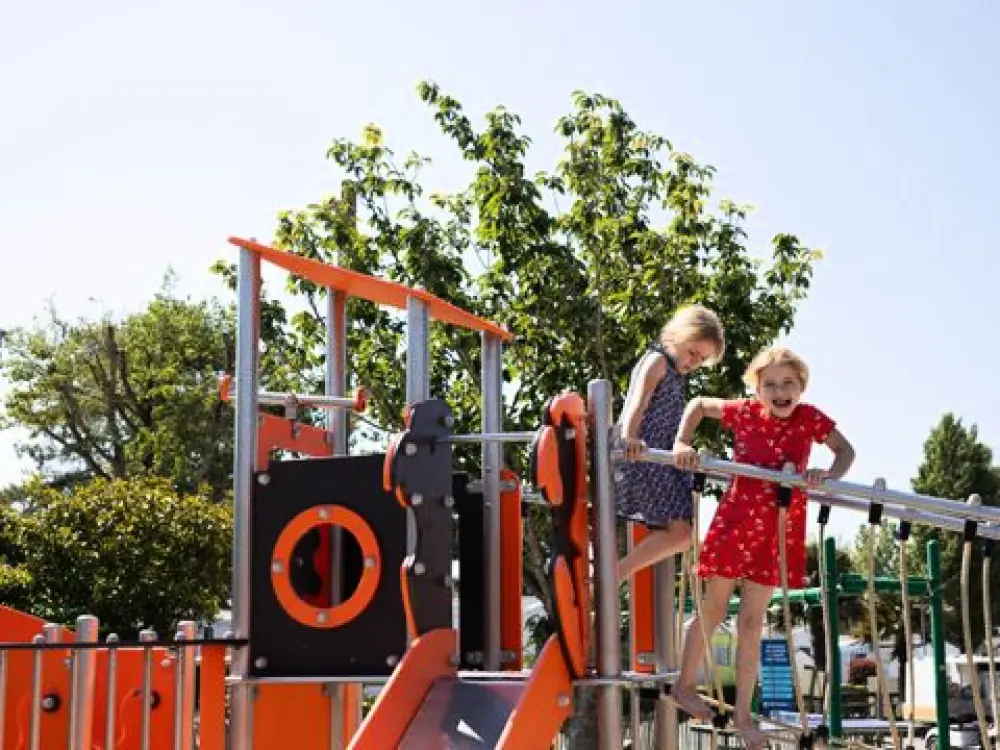 Camping Eden Villages La Pointe Saint-Gildas 3 Estrellas★★★