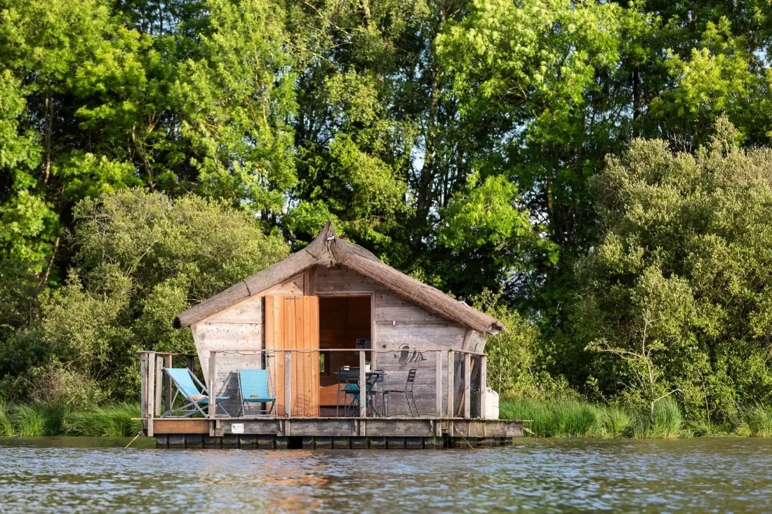 Village Floating Pressac...