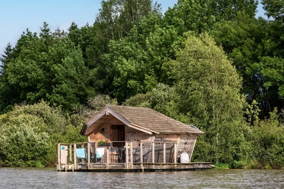 Village Floating Pressac...
