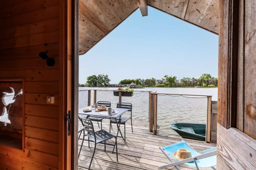 Village Floating Pressac2 Stjerner★★