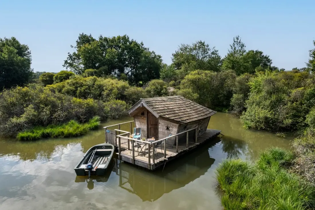 Village Floating Pressac...