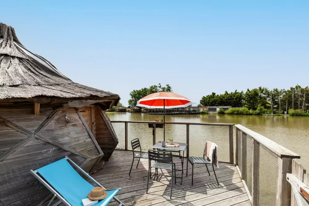 Village Floating Pressac2 Stjerner★★