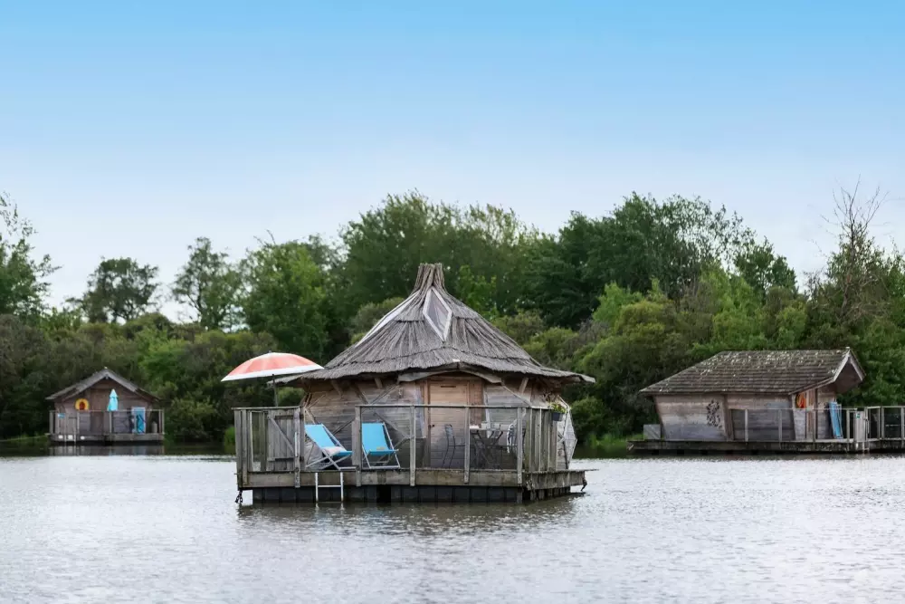 Village Floating Pressac2 Stjerner★★