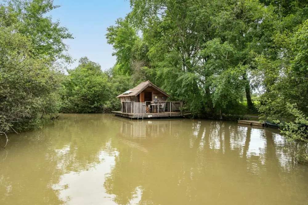 Village Floating Pressac2 Stjerner★★