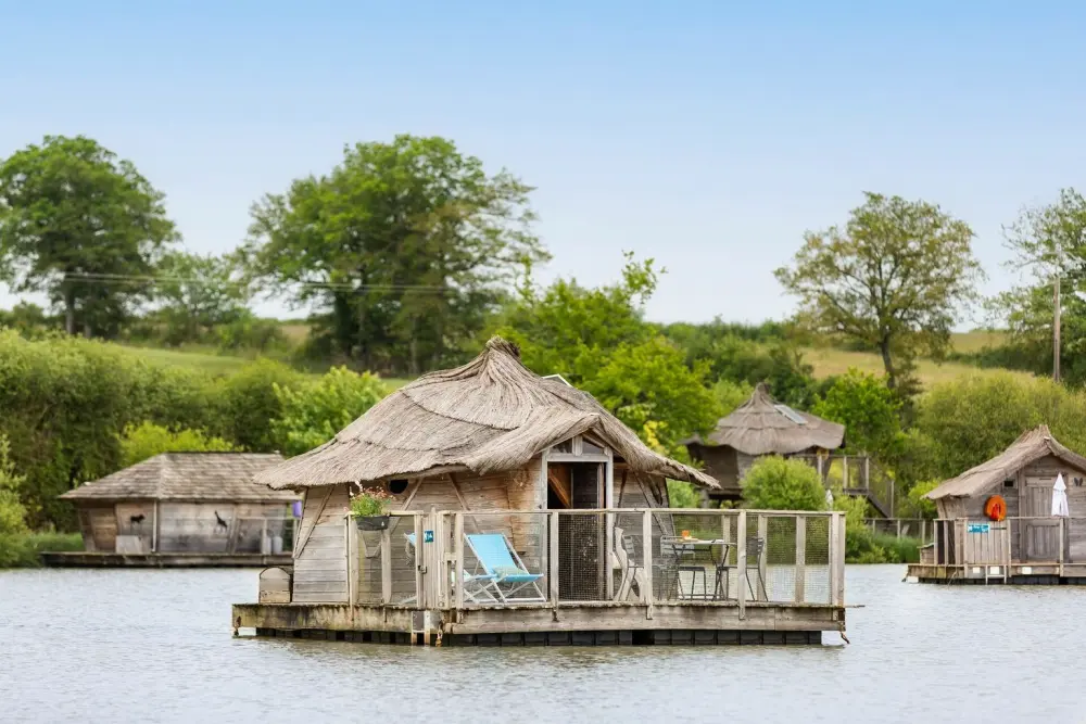 Village Floating Pressac2 Stjerner★★