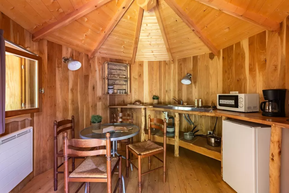 Village Floating Pressac2 Stjerner★★