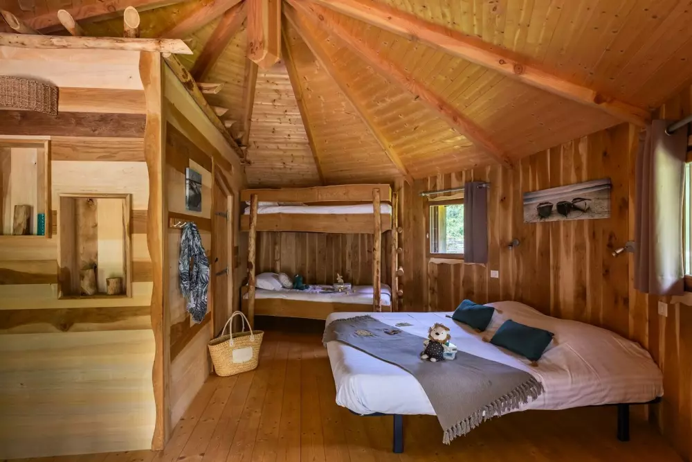 Village Floating Pressac2 Stjerner★★