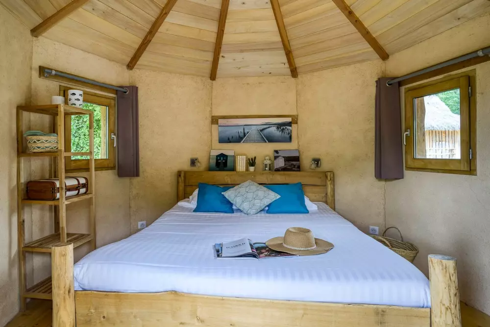 Village Floating Pressac2 Stjerner★★