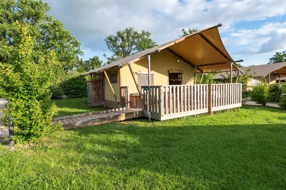 Village Floating Pressac2 Stjerner★★