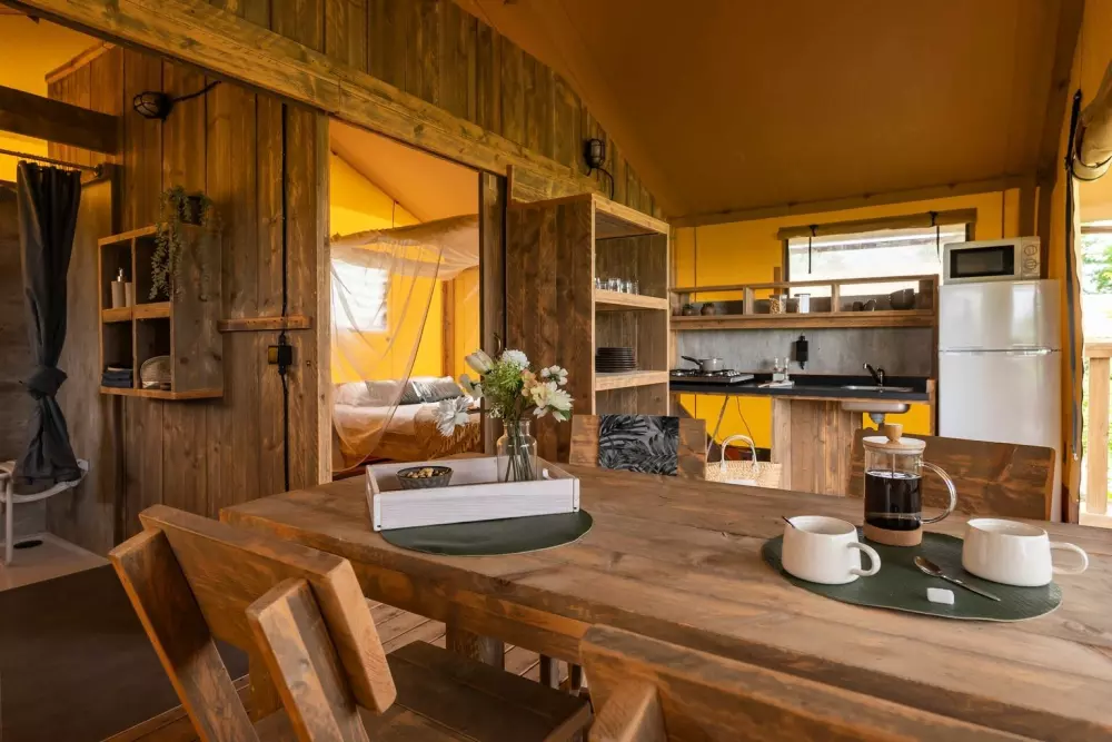 Village Floating Pressac2 Stjerner★★