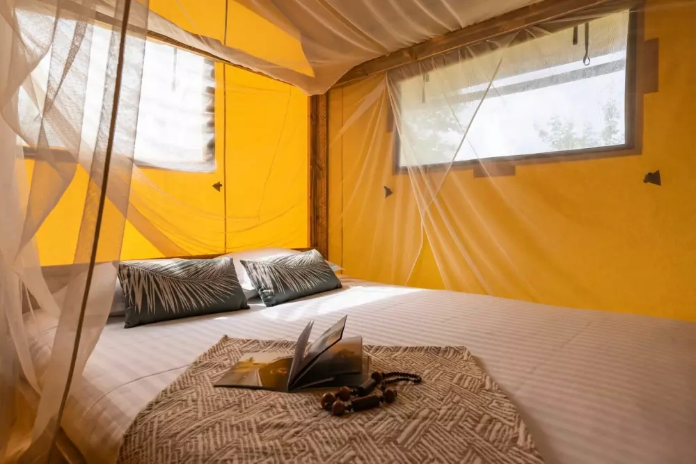 Village Floating Pressac2 Stjerner★★