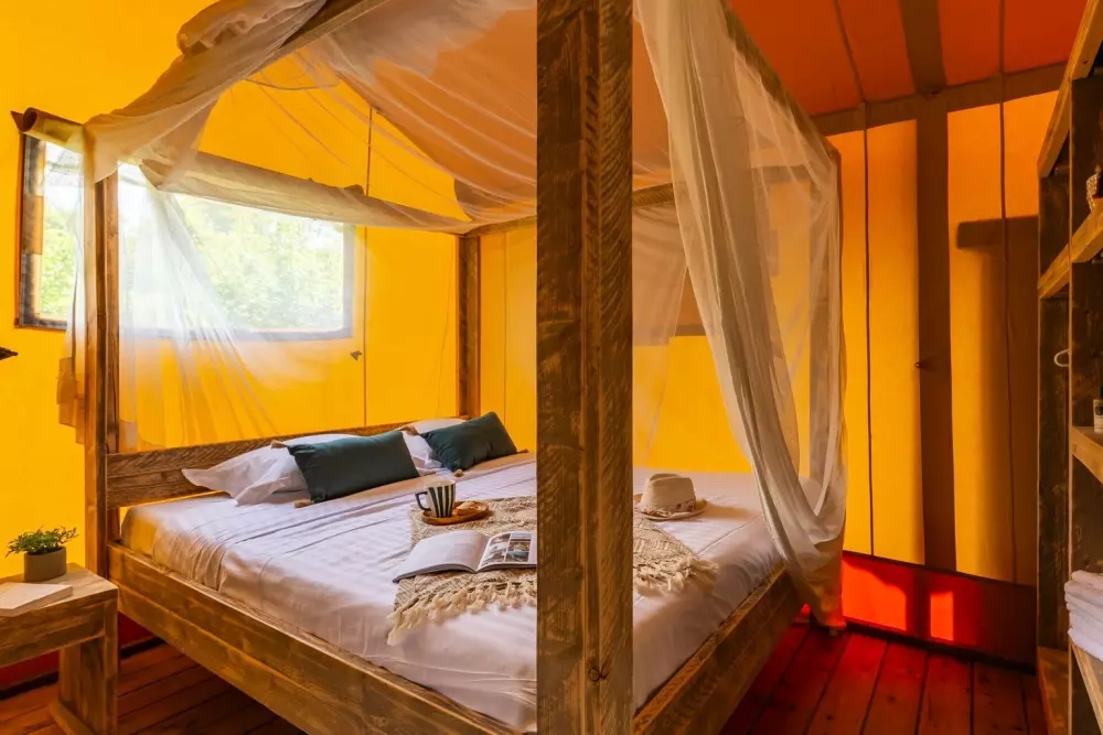 Village Floating Pressac2 Stjerner★★