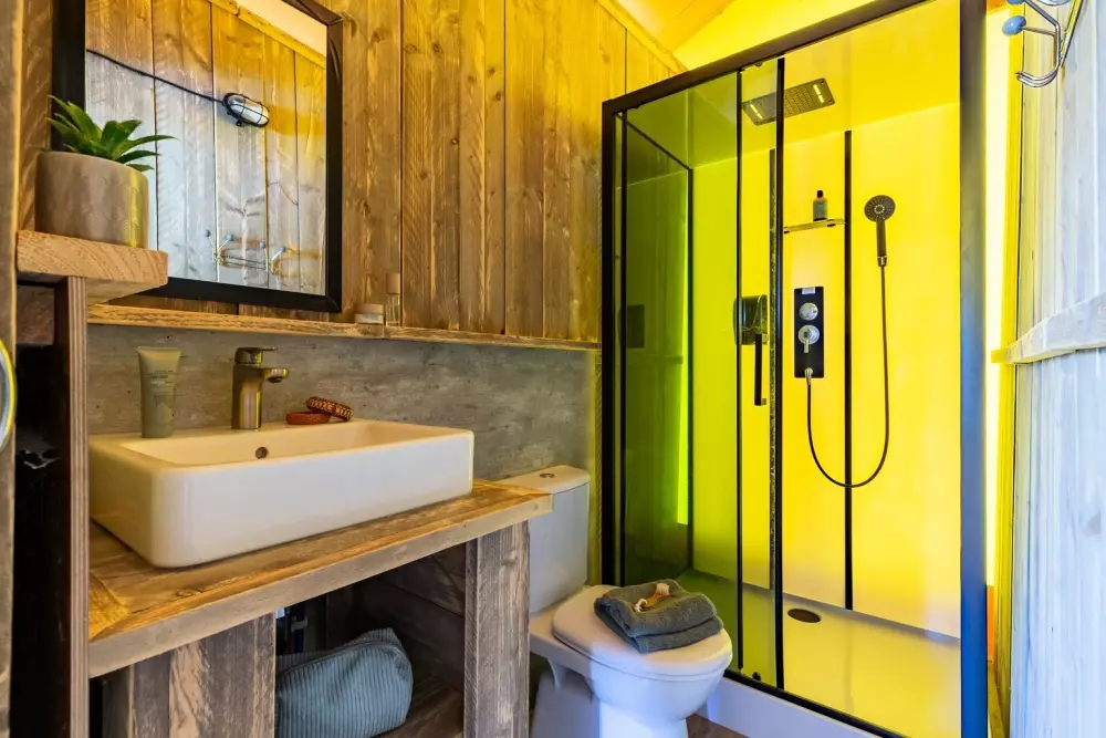 Village Floating Pressac2 Stjerner★★